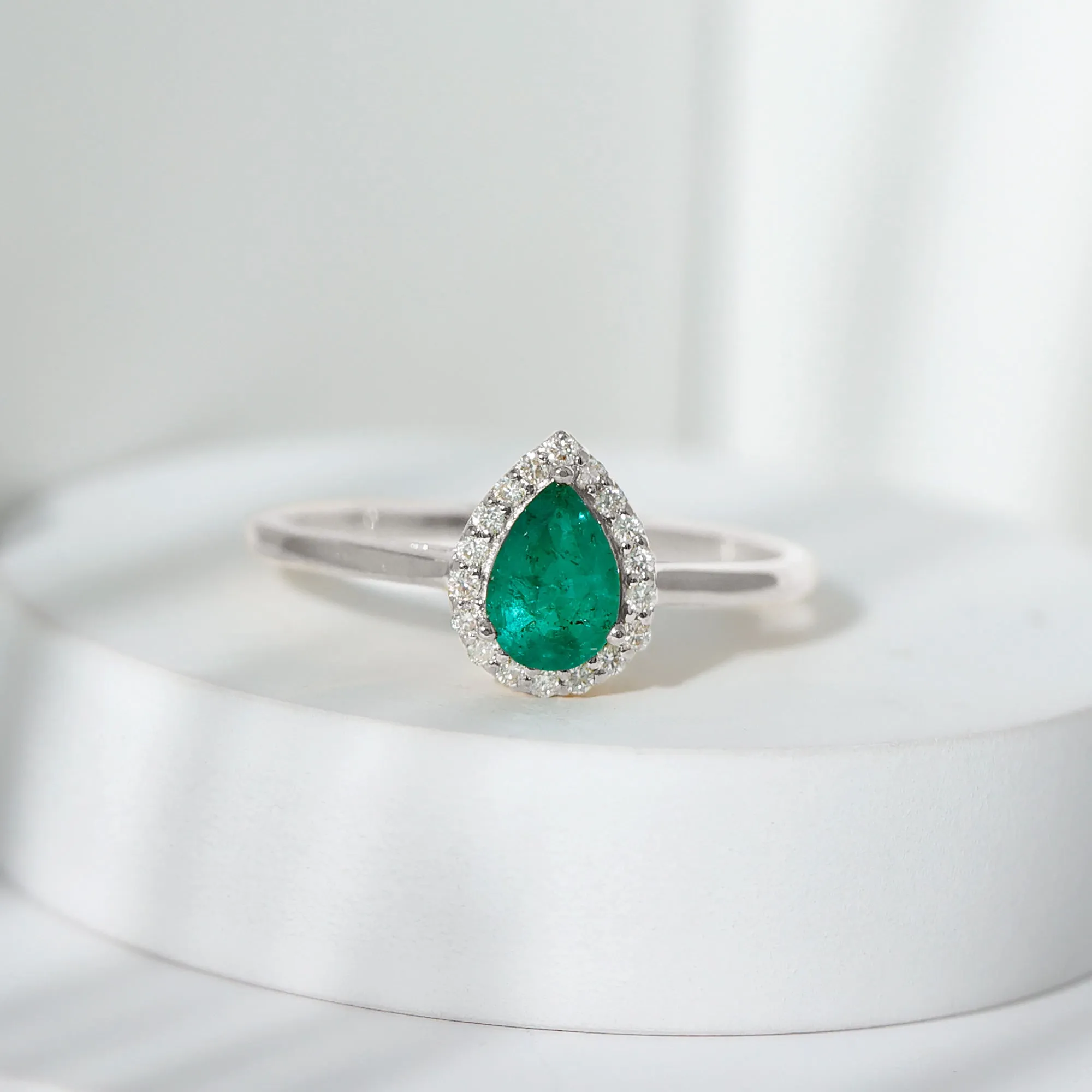1 CT Emerald Teardrop Engagement Ring with Diamond Halo