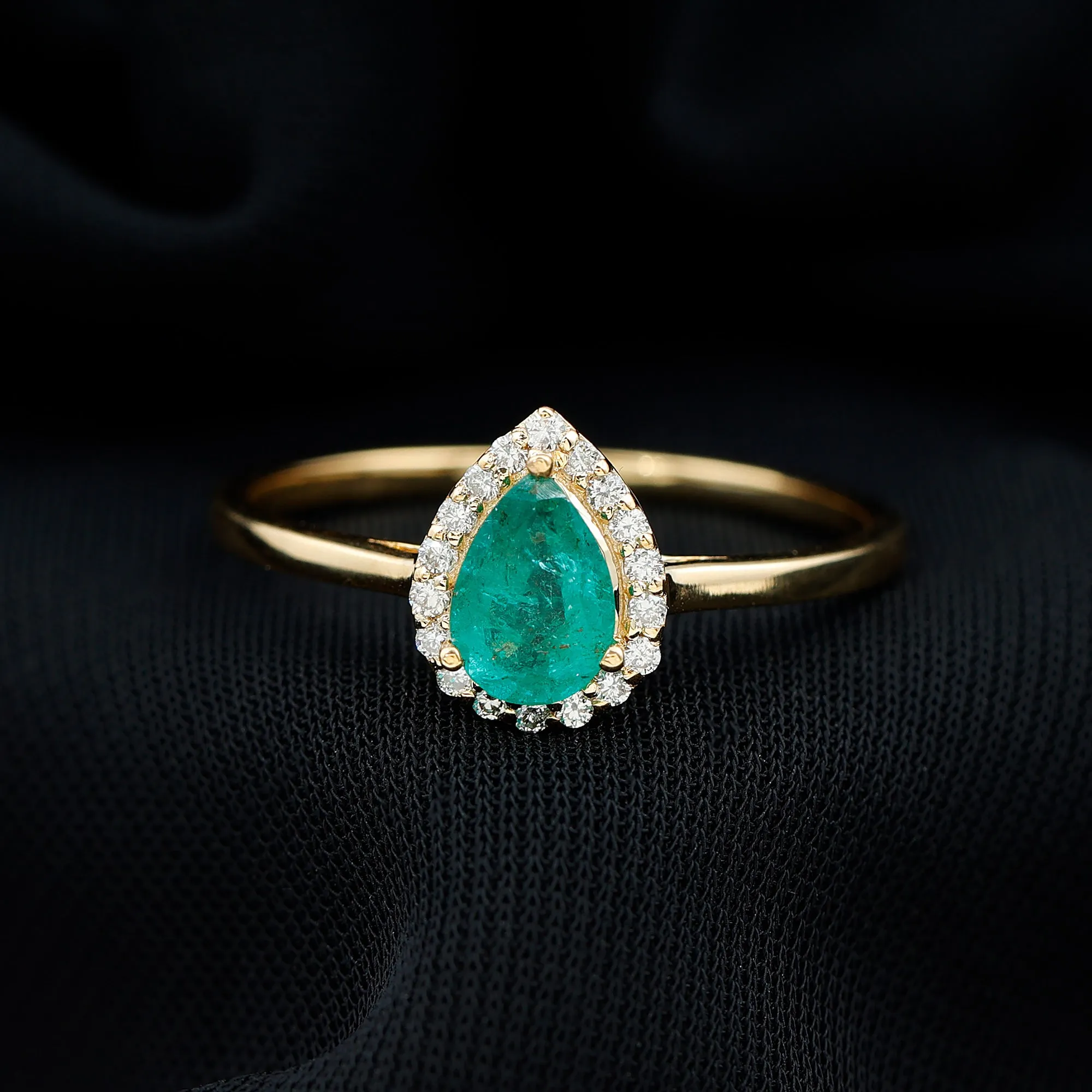 1 CT Emerald Teardrop Engagement Ring with Diamond Halo