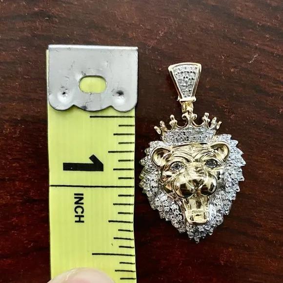10K Yellow Gold Men's Round Diamond Lion Pendant