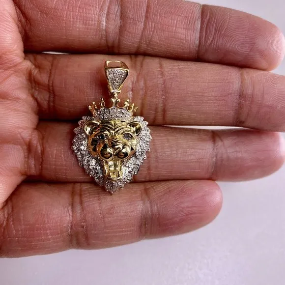 10K Yellow Gold Men's Round Diamond Lion Pendant