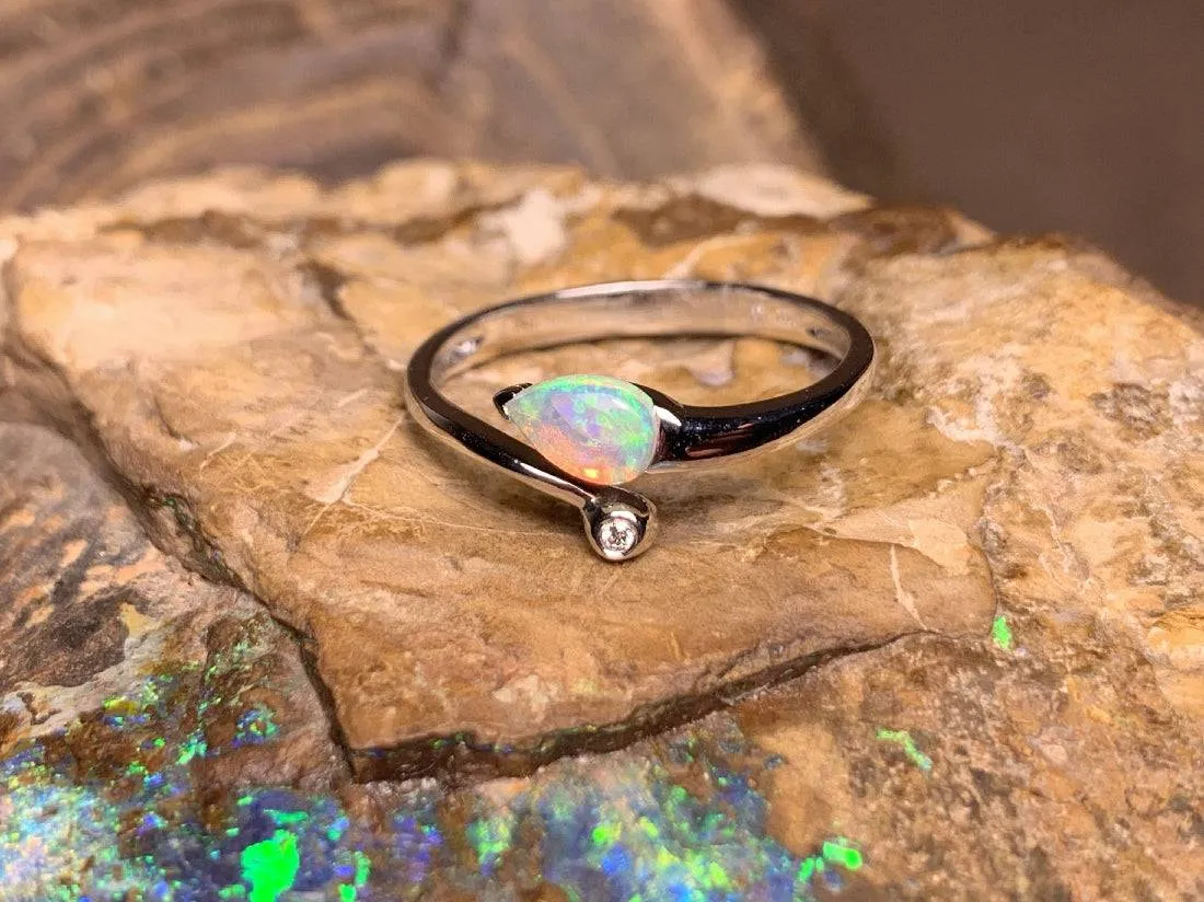 14kt White Gold Opal ring