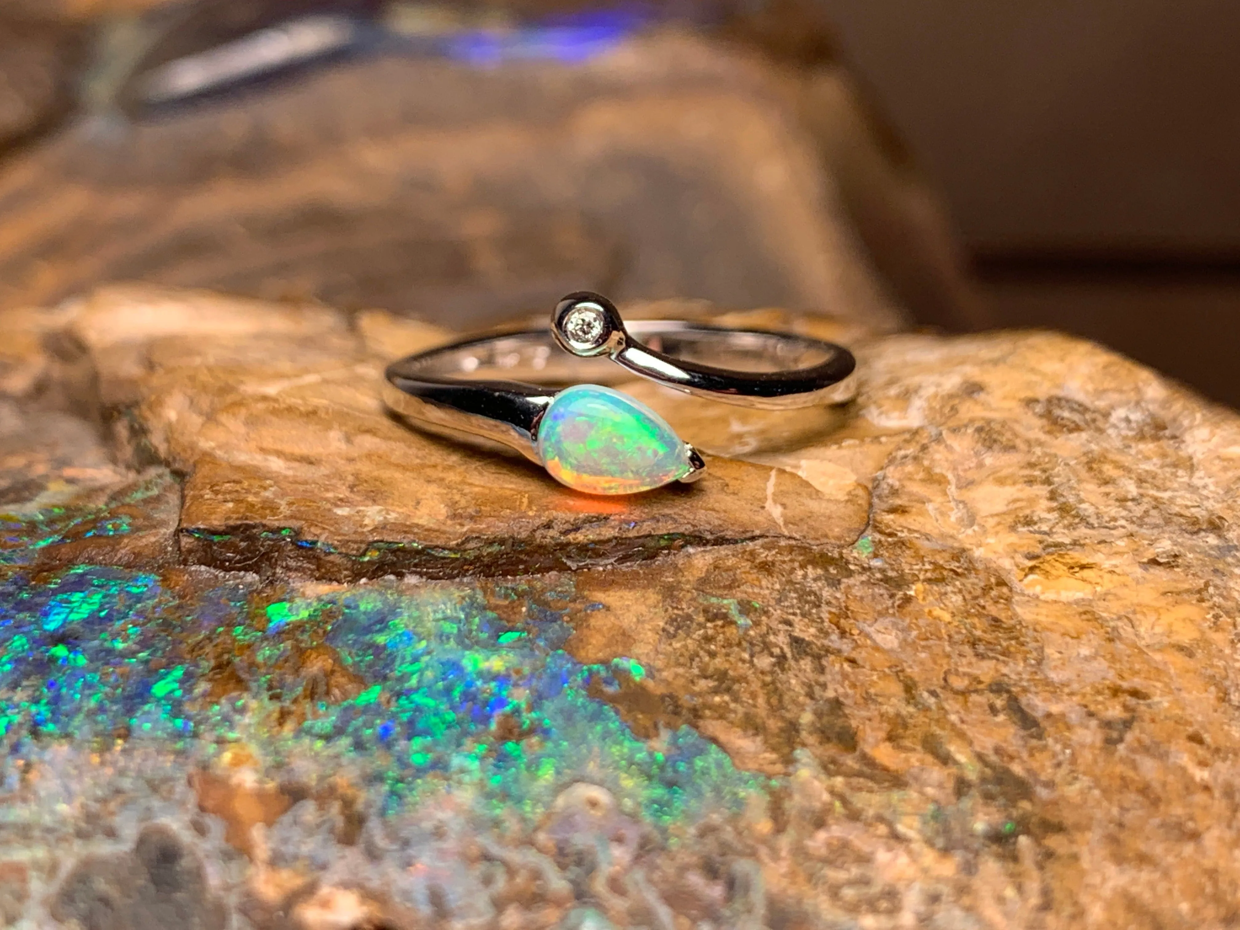14kt White Gold Opal ring