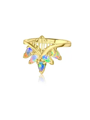 18kt Yellow Gold Marquise style Opal ring