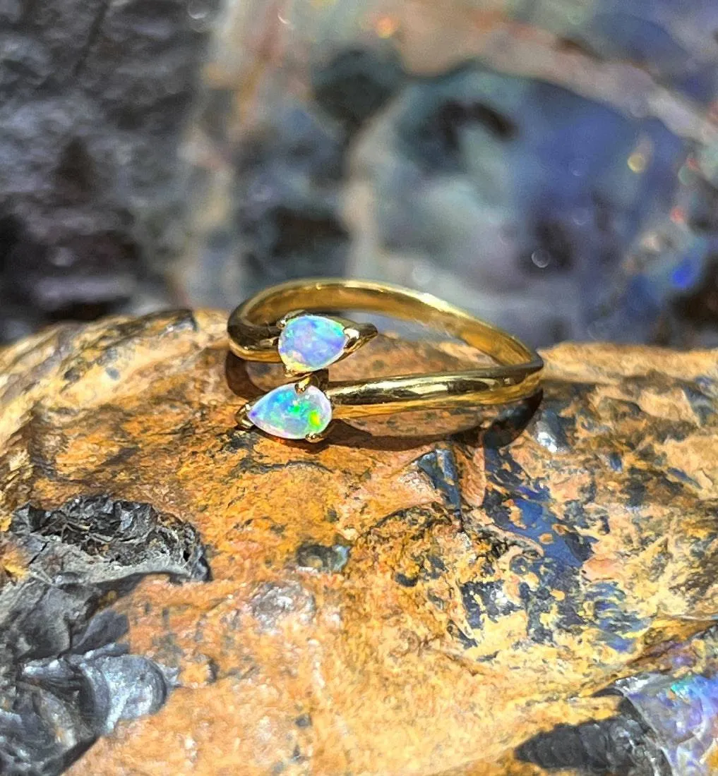 18kt Yellow Gold Opal split ring