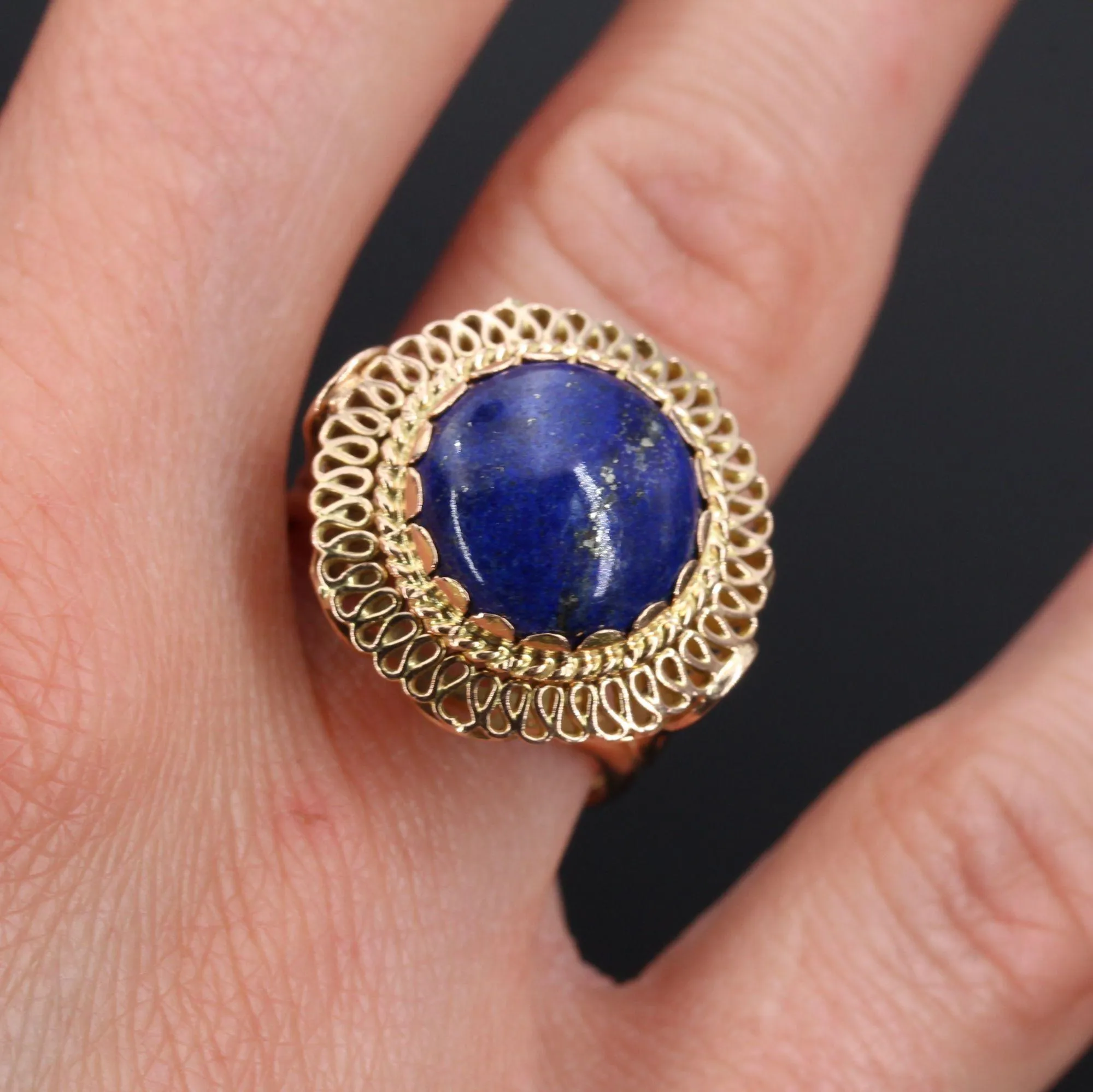1960s Retro 4, 25 Carat Lapis Lazuli 18 Karat Yellow Gold Ring