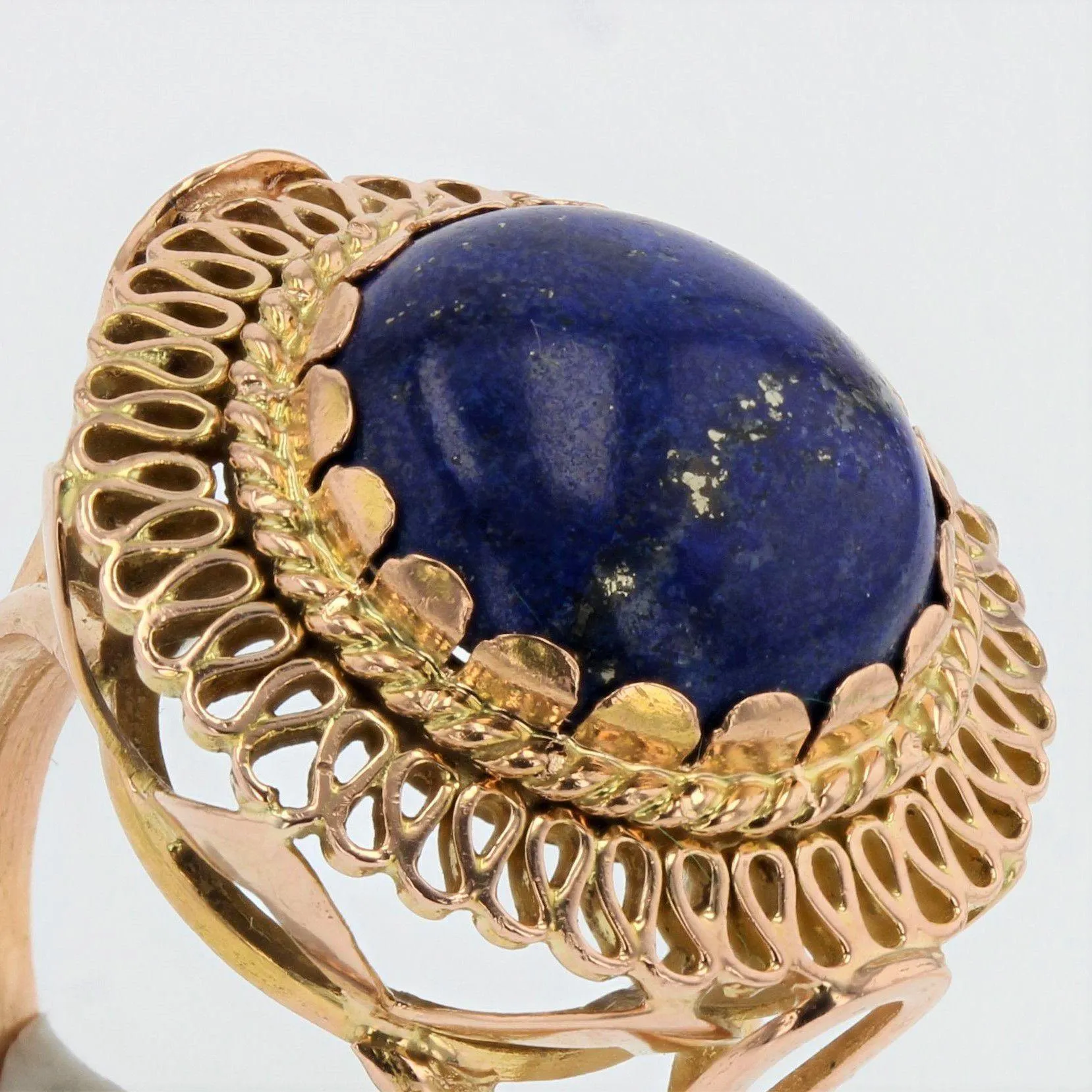 1960s Retro 4, 25 Carat Lapis Lazuli 18 Karat Yellow Gold Ring