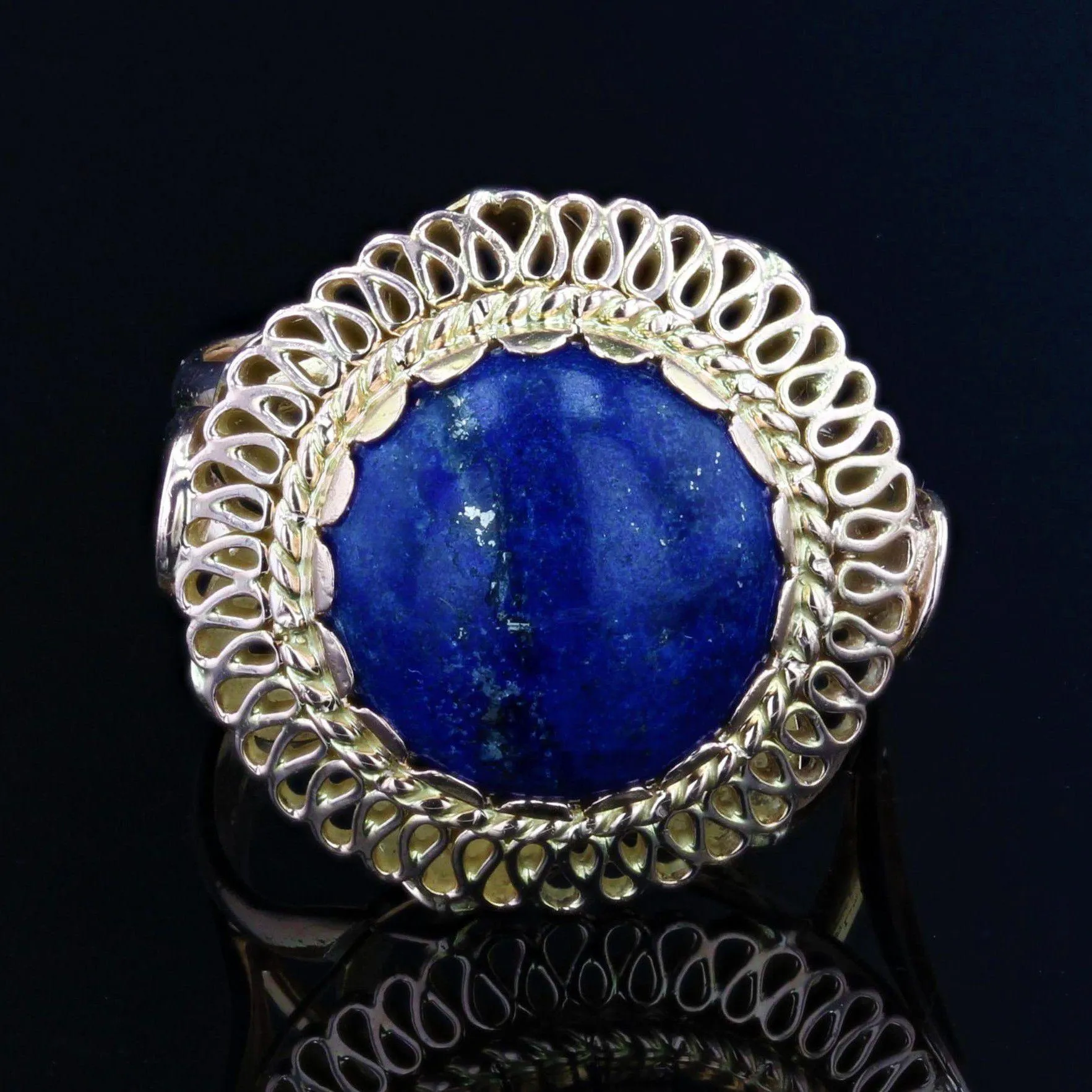 1960s Retro 4, 25 Carat Lapis Lazuli 18 Karat Yellow Gold Ring