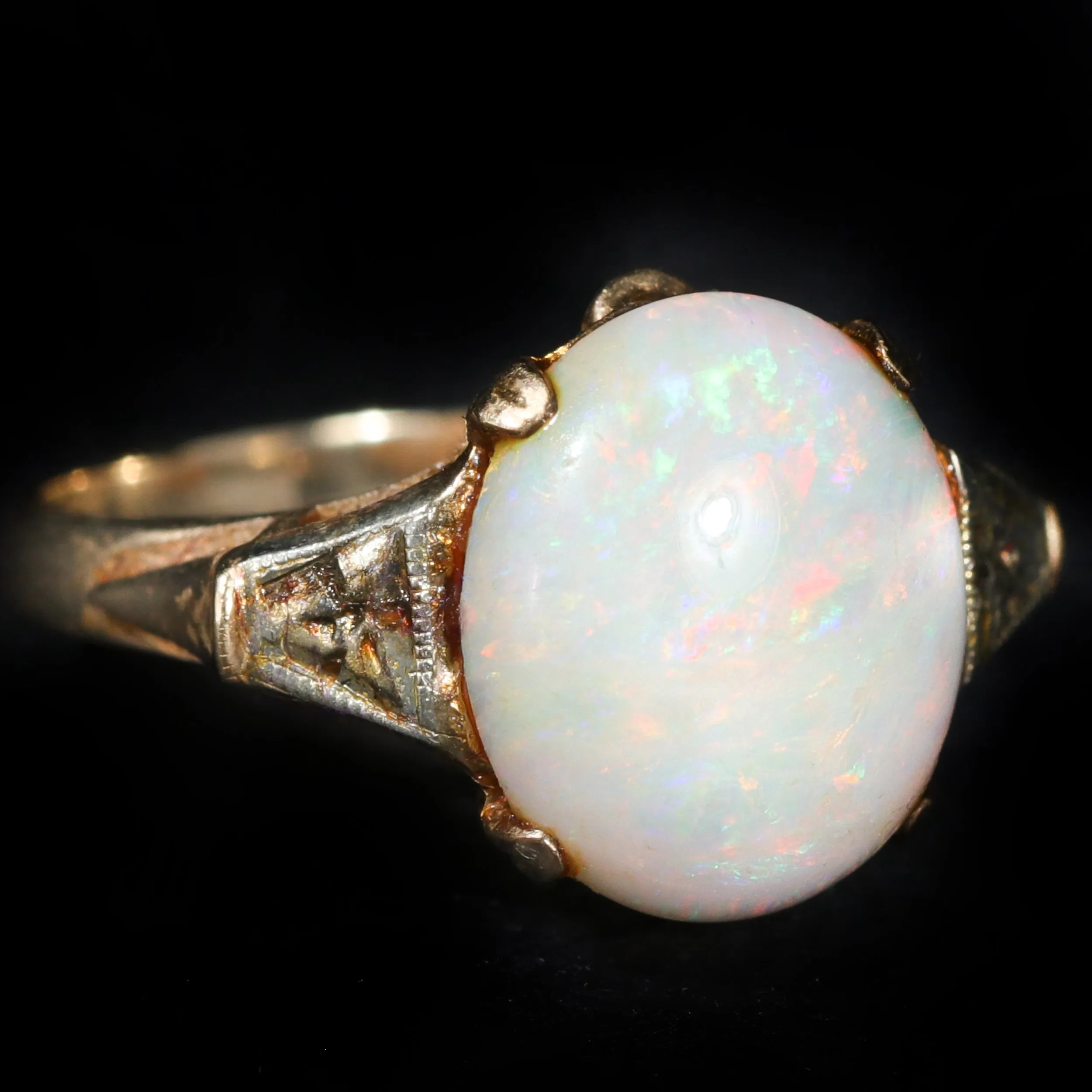 Estate 10K Yellow Gold 2.68 Carat Opal Ring