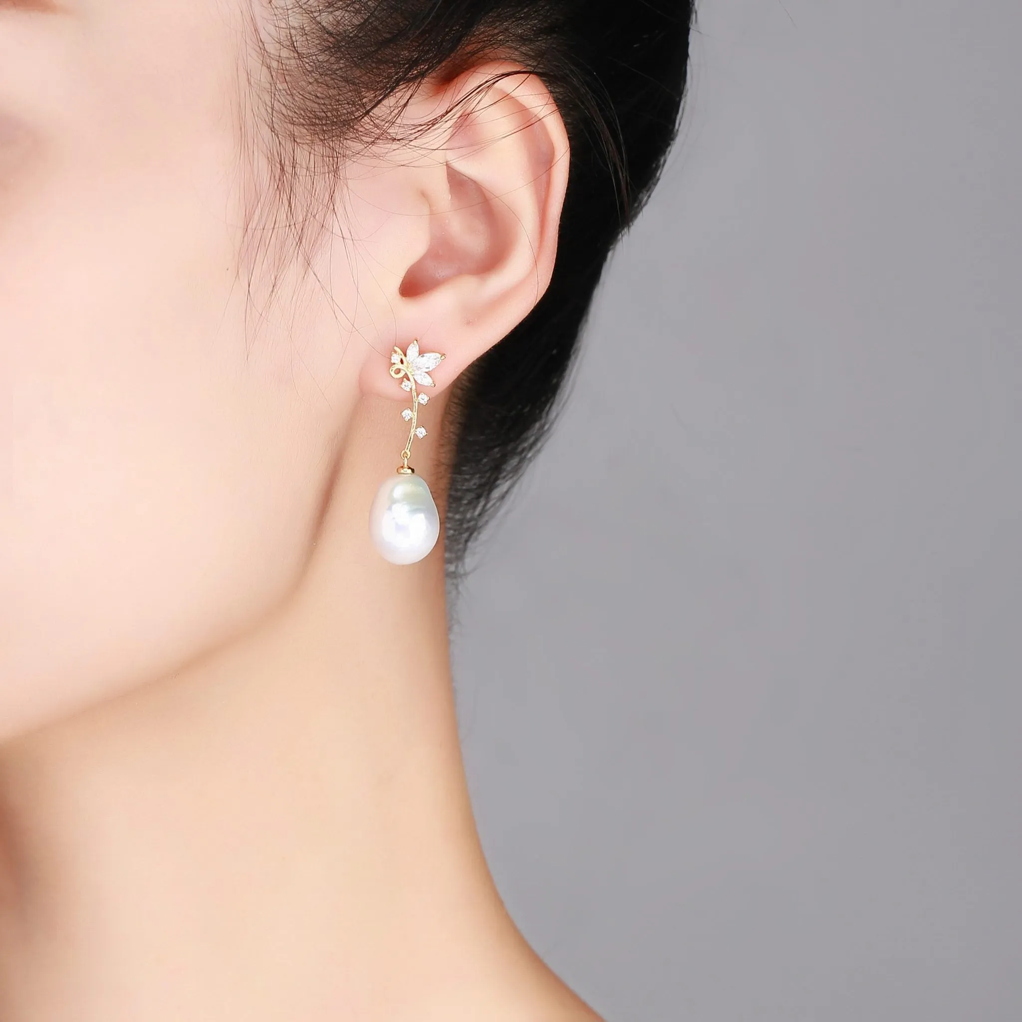 Golden Flower Edison Pearl Earrings