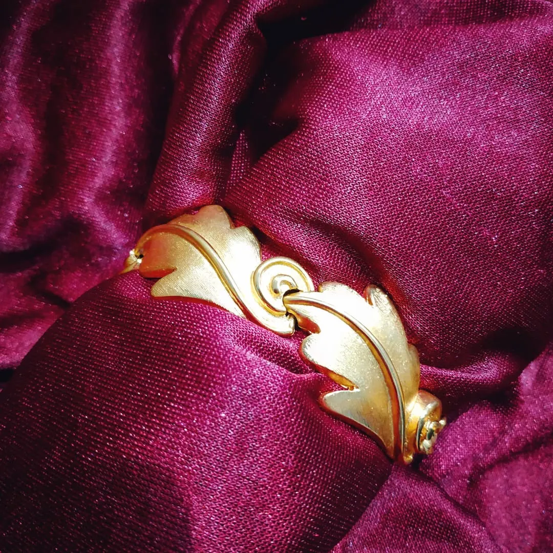 Guy Laroche Gold Leaf Bracelet