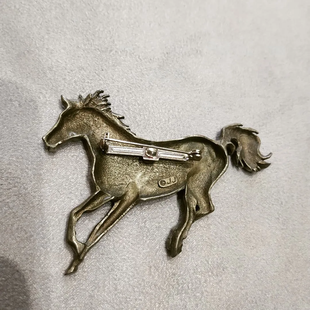 JJ galloping  horse brooch in Pewter