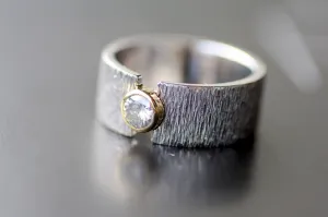 Moissanite engagement gold ring