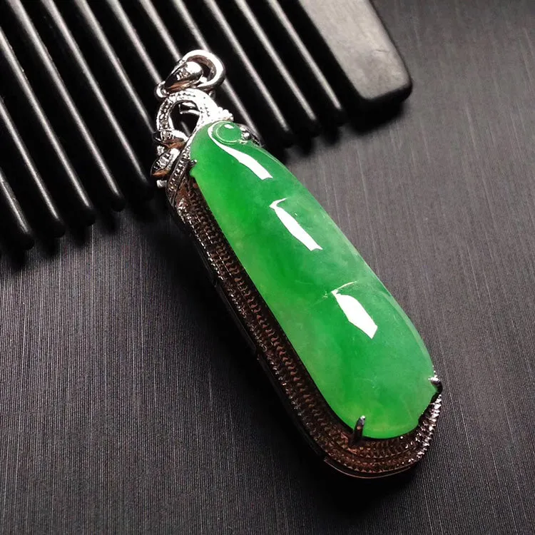 Natural Jade Pendant Jadeite Gold Pendant PT535