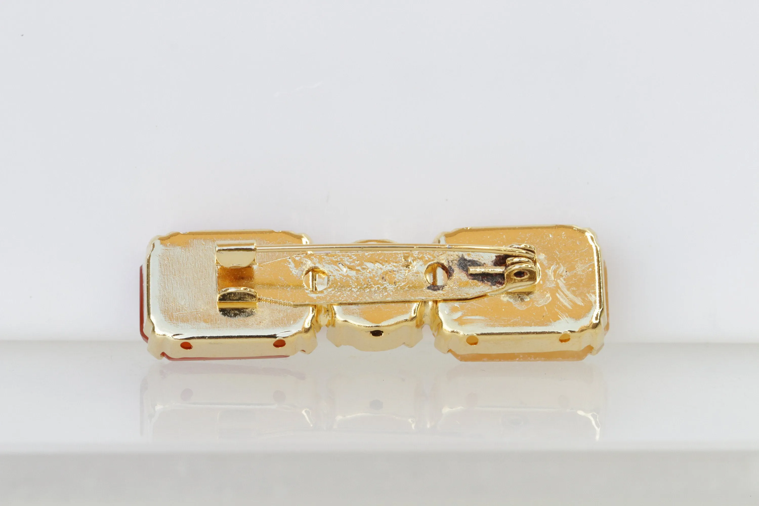 ORANGE YELLOW BROOCH