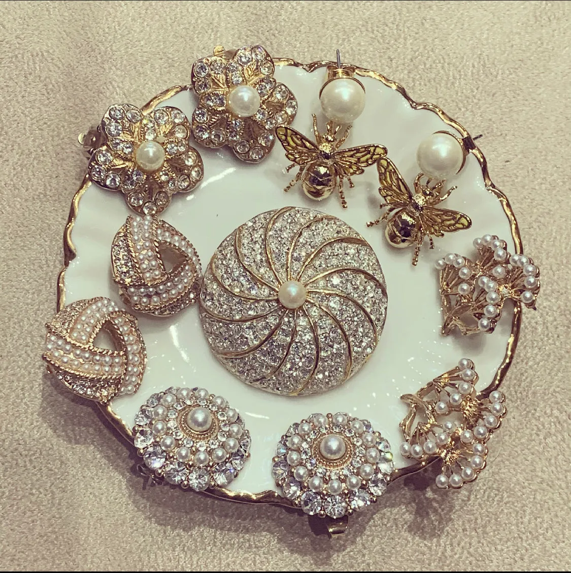 Pearl Bridal brooch Vintage Bride by Sardi with crystal
