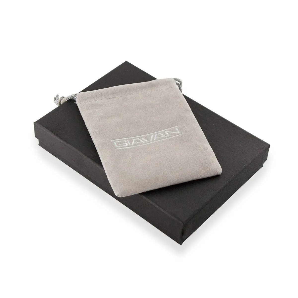 Pearl Necklace with Detailed Metal Accents