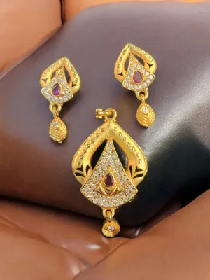 Pearlfect Matte Finish Gold Pendant Set