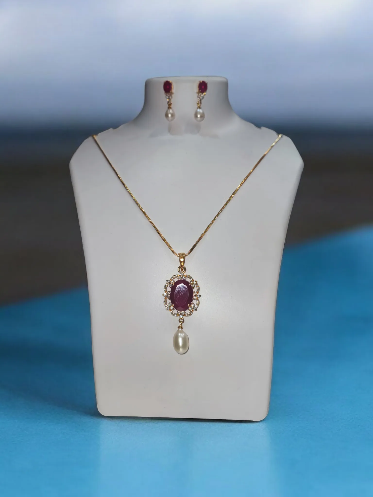Pearlfect Pretty Mirror Pendant Set with Real Pearl