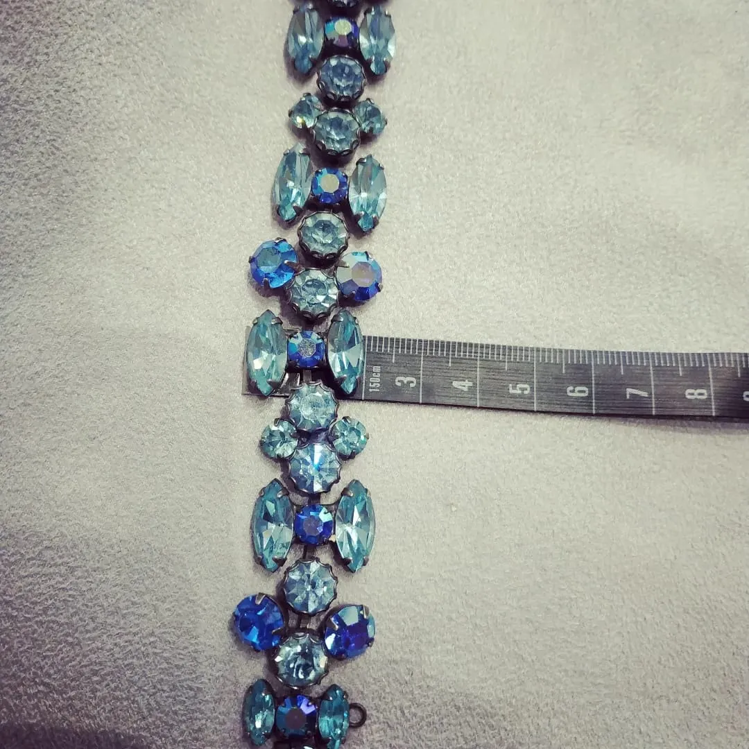 Regency Bracelet in icy blue