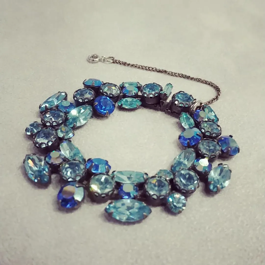 Regency Bracelet in icy blue
