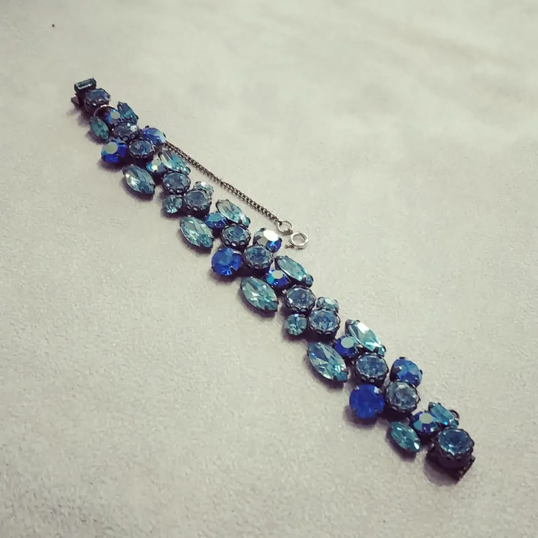 Regency Bracelet in icy blue