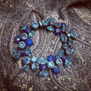 Regency Bracelet in icy blue