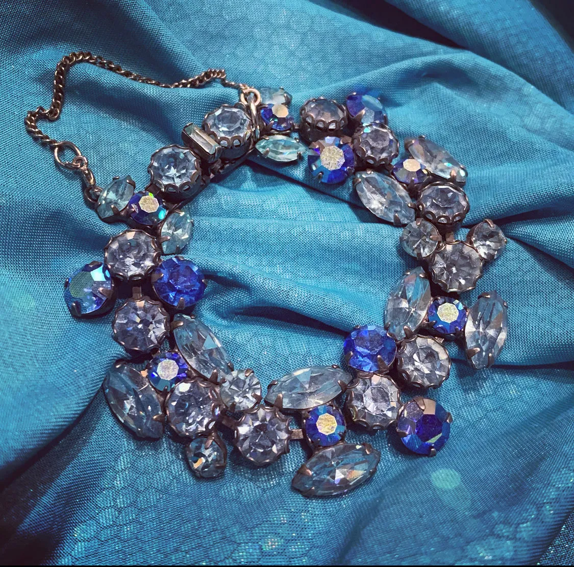 Regency Bracelet in icy blue