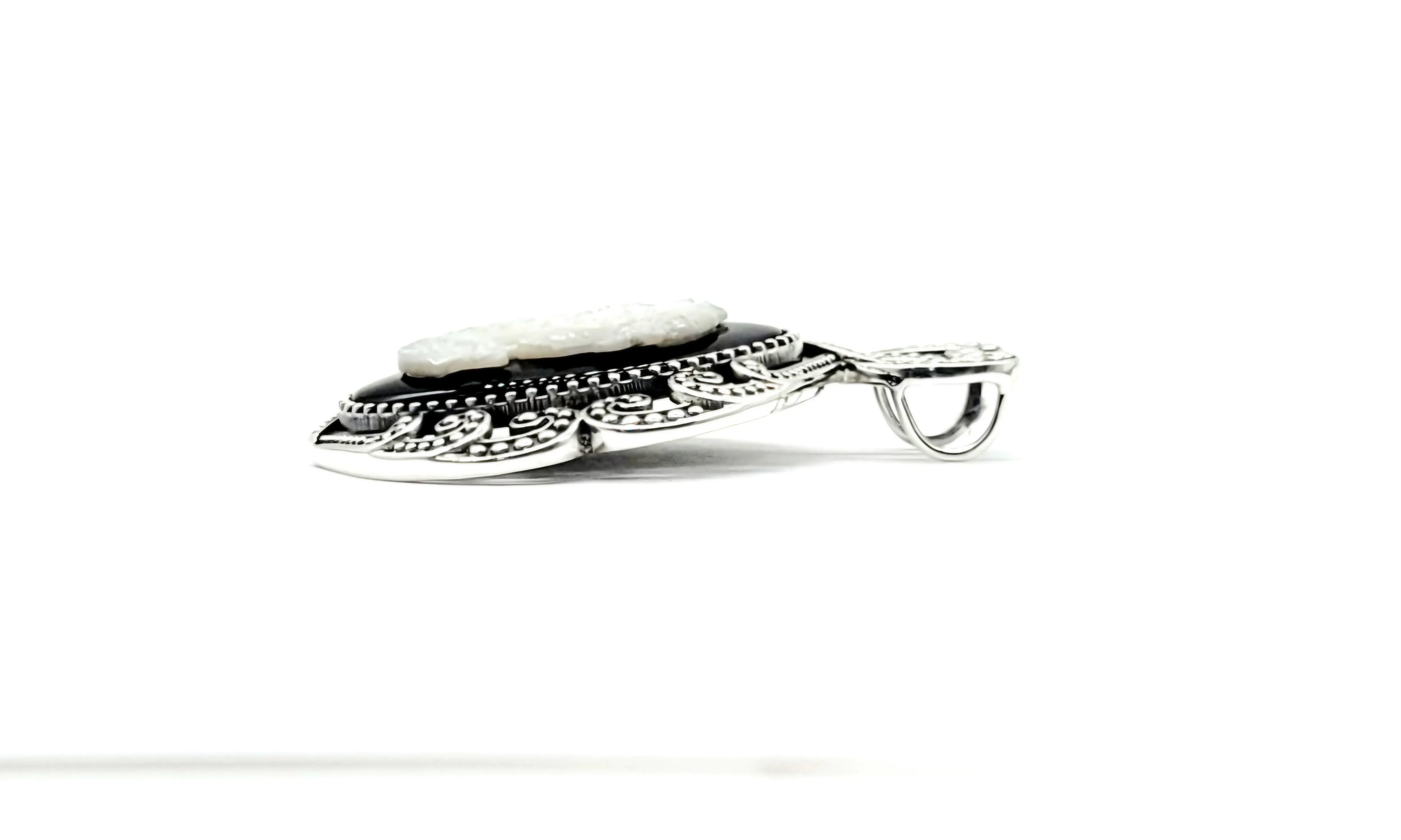 Sterling Silver Black and White Oval Framed Cameo Pendant