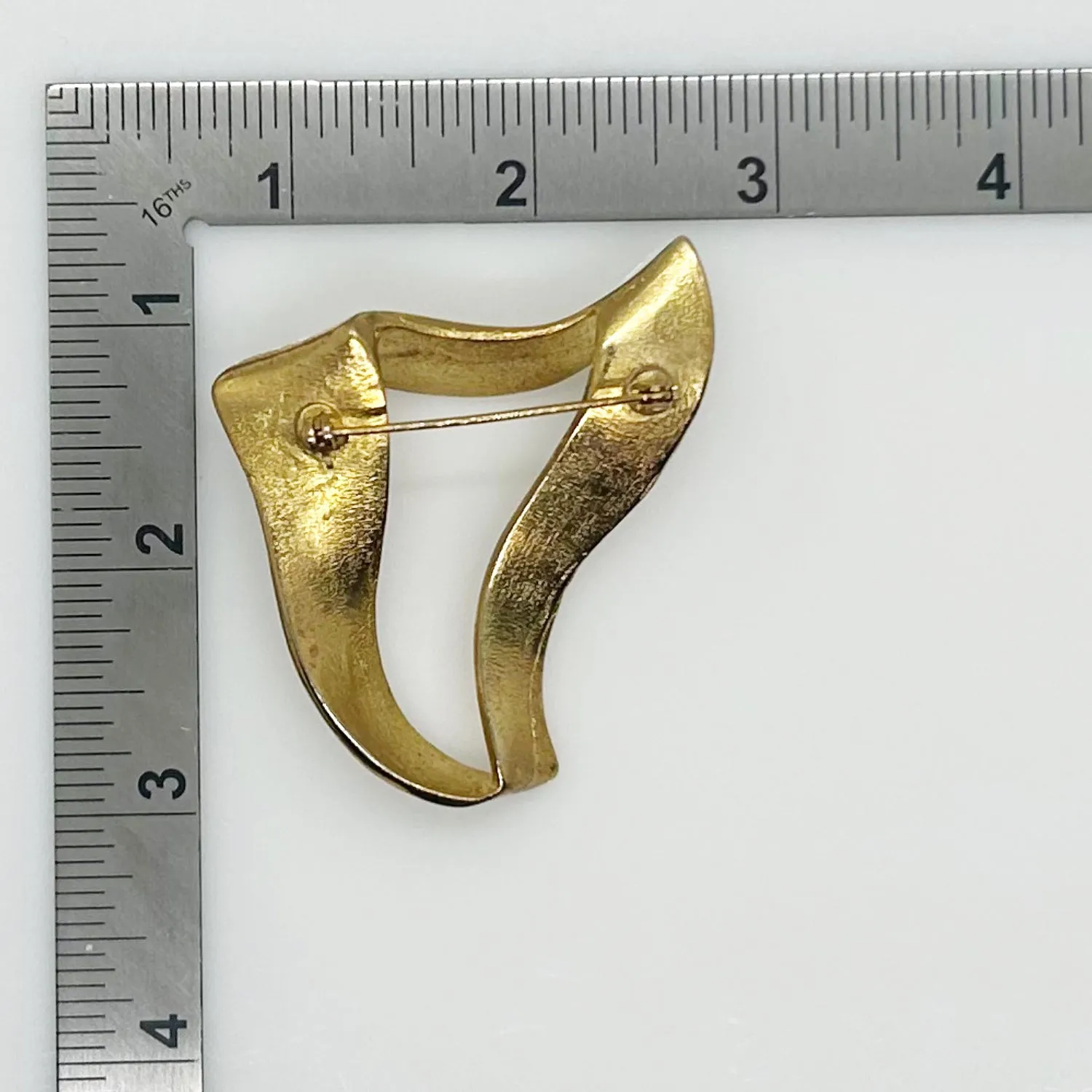 Vintage Abstract Gold Tone Heart Brooch