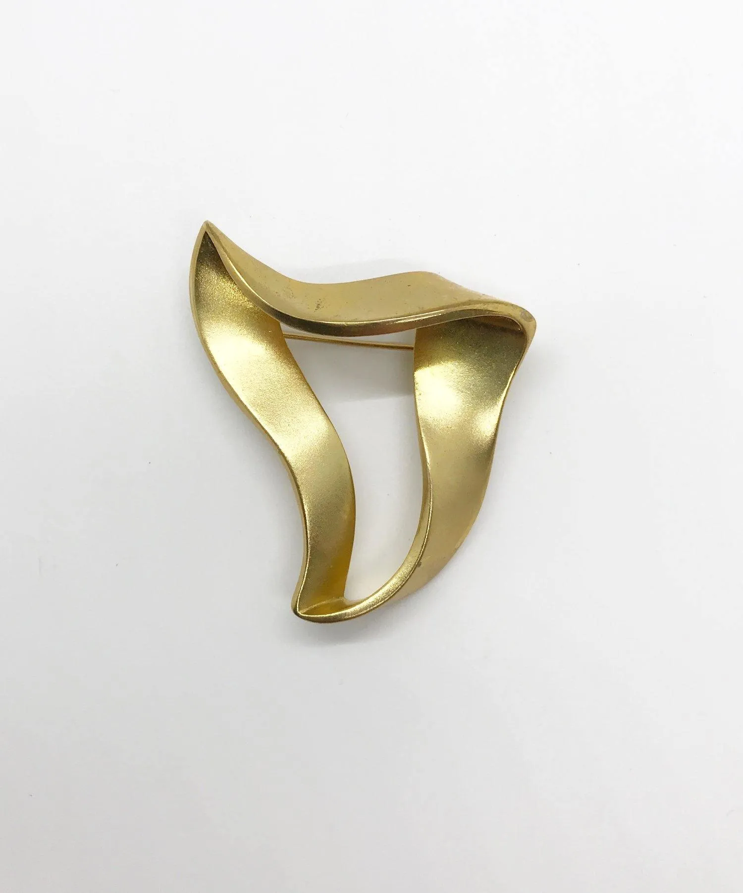 Vintage Abstract Gold Tone Heart Brooch