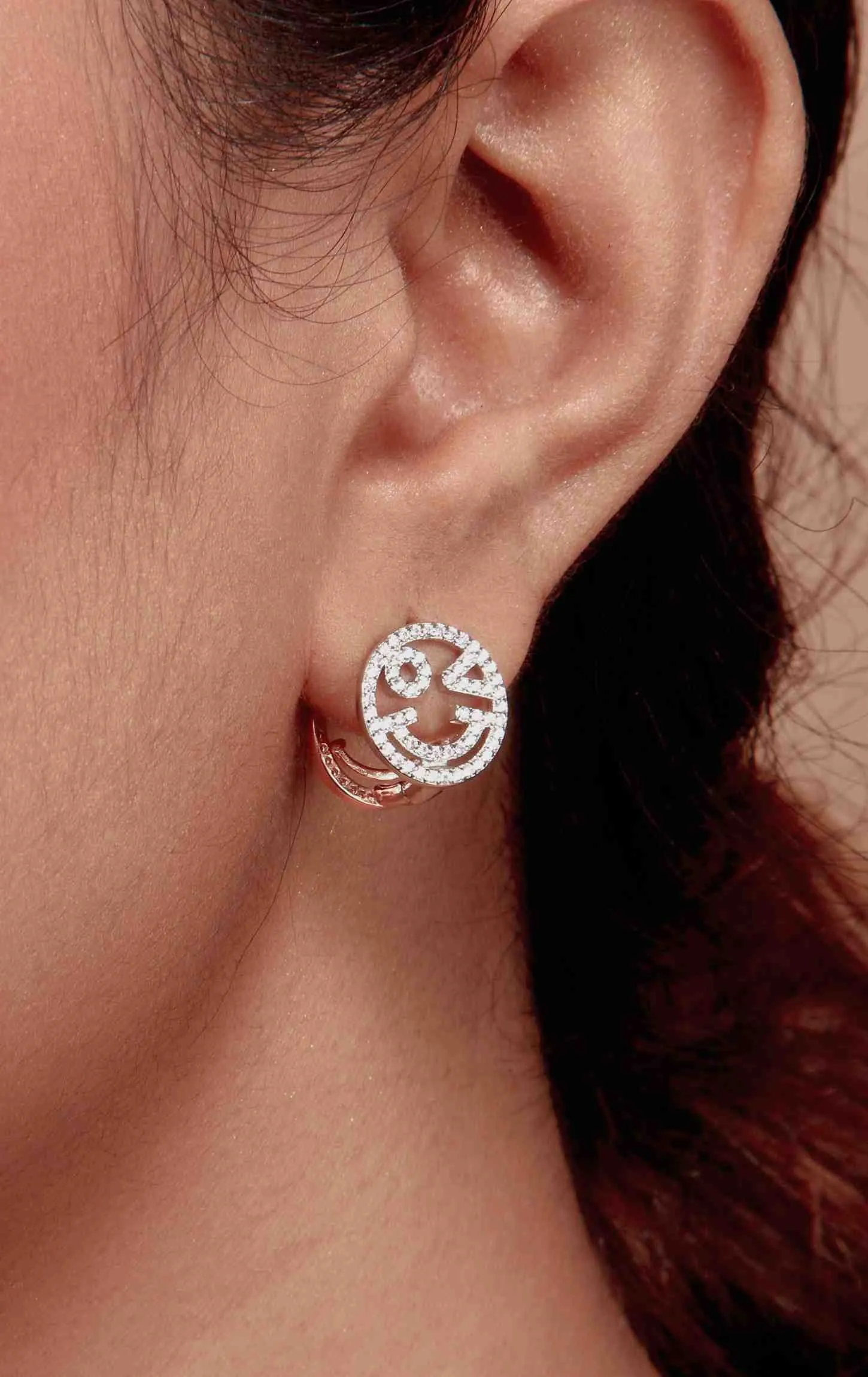 Wink Smiley Dual Tone Zirconic Stud Earring Silver